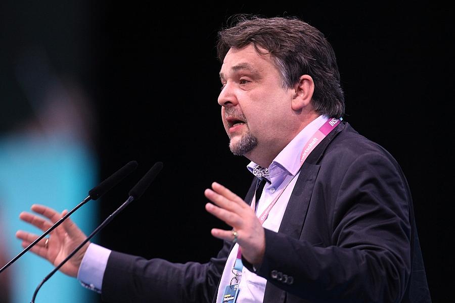 CDA-Chef Radtke kritisiert DGB: Demo vor Gipfel im Kanzleramt sendet falsches Signal