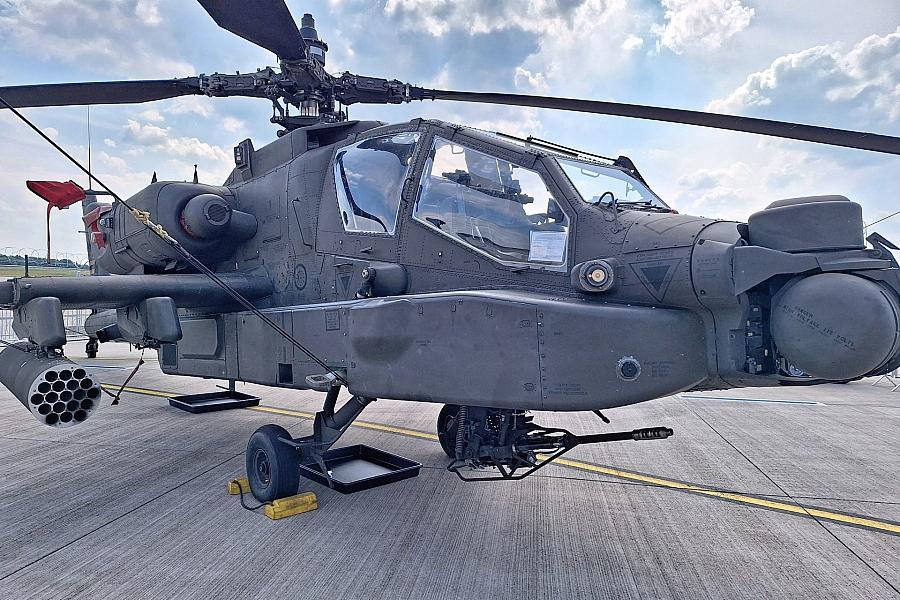 Iran schießt US-Apache-Hubschrauber über Straße von Hormus ab – Trump kündigt Reaktion an
