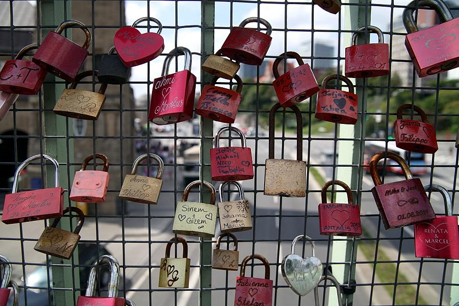 Standort teilen in Beziehungen: Ein wachsender Trend bei Jüngeren