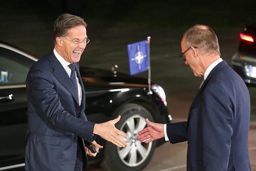 Nato-Generalsekretär kommt zu Sitzung des Bundeskabinetts
