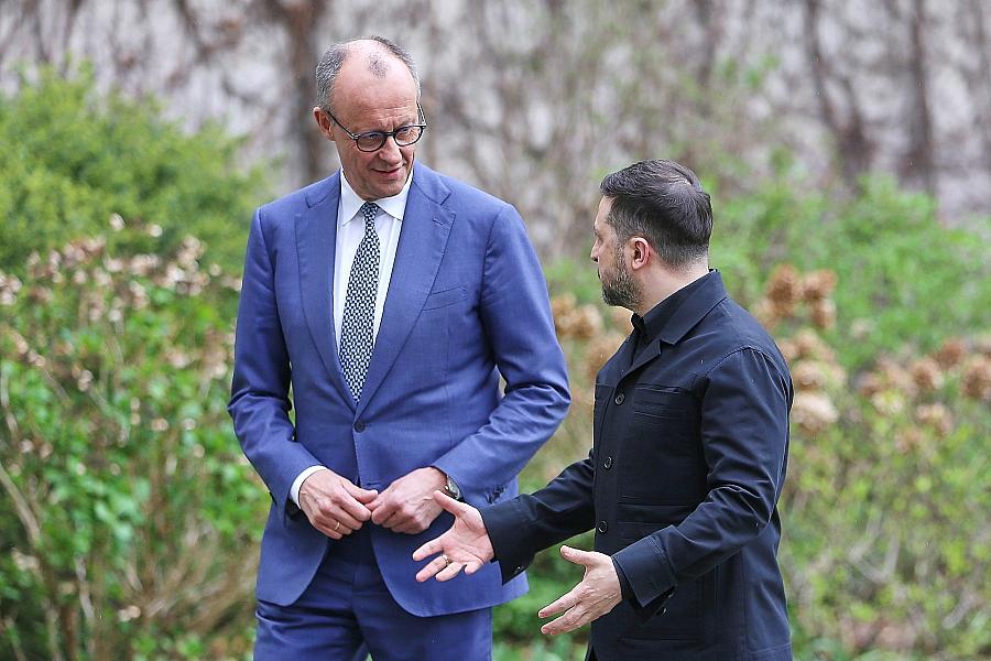 Merz und Selenskyj sprechen über Patriot-Raketen und Frontlage