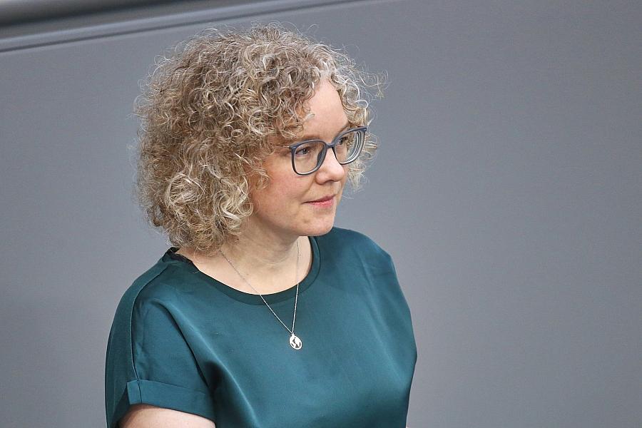 Hitzewelle in Europa: Grünen-Vize Verlinden kritisiert Kanzler-Schweigen und fordert Klimaanpassung