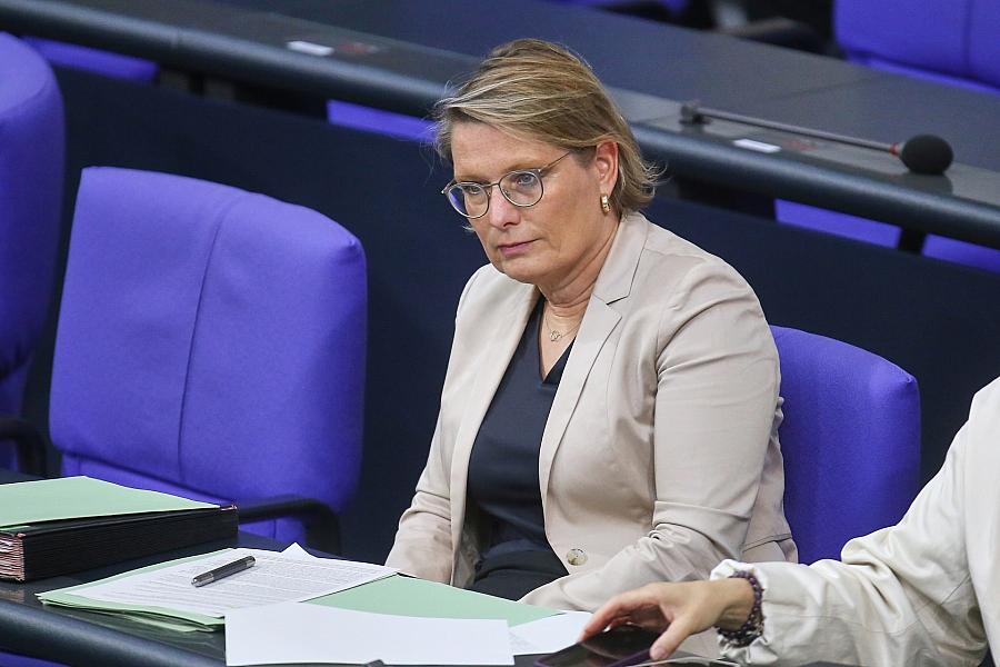 Bundesjustizministerin Hubig will bei Reform des Informationsfreiheitsgesetzes auf Transparenz achten