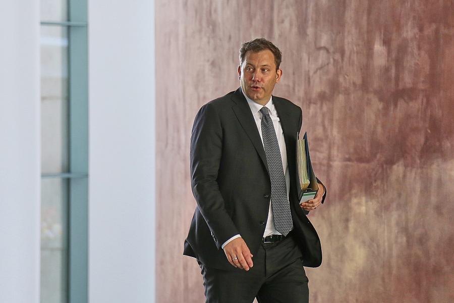 Steuerstreit: Grüne werfen Finanzminister Klingbeil vor, Geringverdiener mit Steuersenkungsplänen zu täuschen