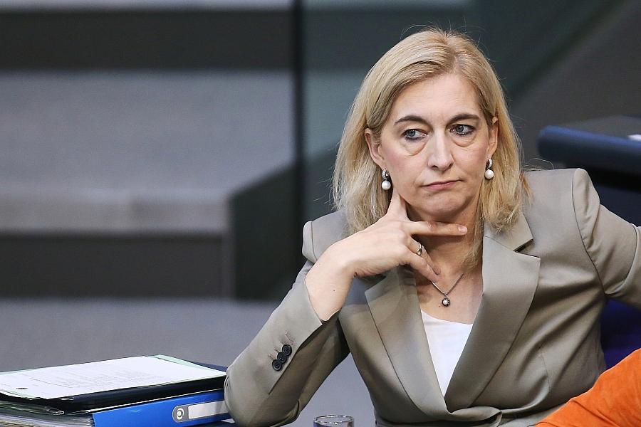 SPD-Frauen fordern mehr Frauen im Koalitionsausschuss und unterstützen Nina Warken als Spahn-Nachfolgerin