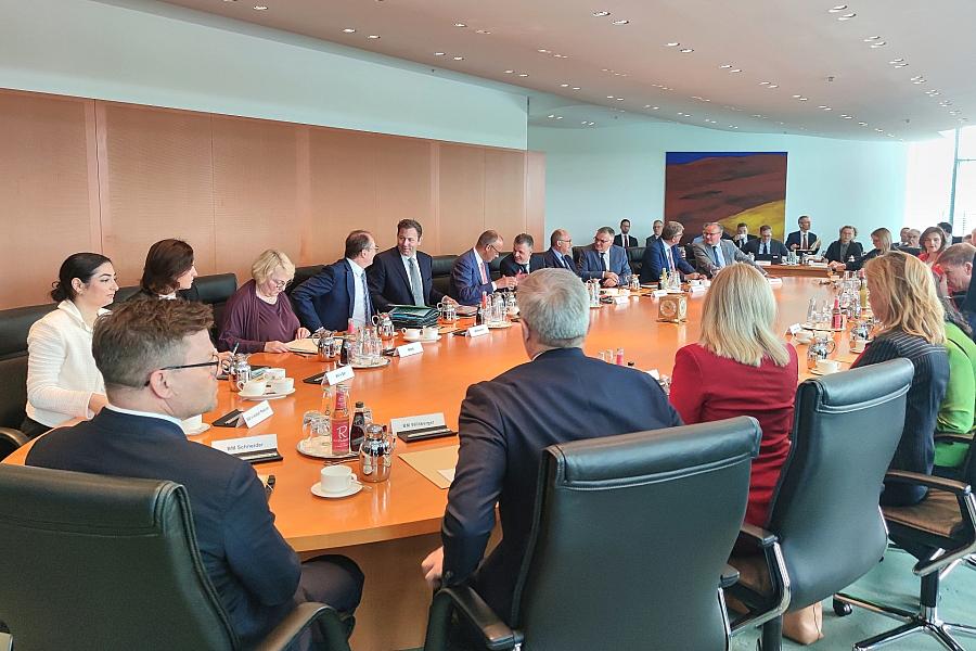 Bundesregierung beschließt Bürokratieabbau: 10 Milliarden Euro Entlastung für Unternehmen und Bürger