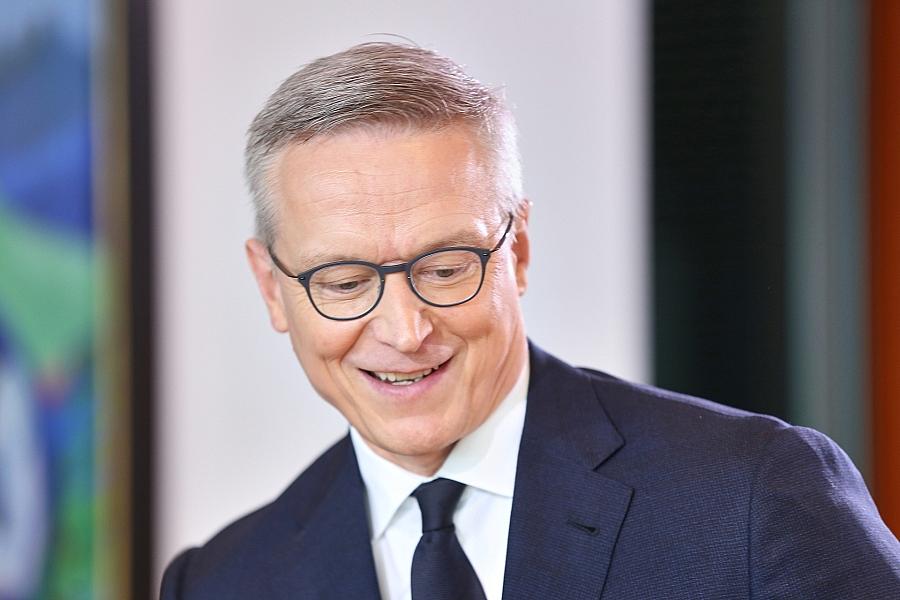 Digitalminister Wildberger: Deutschland muss bei KI und Digitalisierung unabhängiger von den USA werden