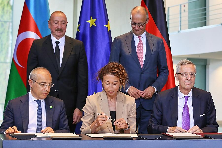 Deutschland und Aserbaidschan vertiefen Zusammenarbeit bei Energie und Wirtschaft