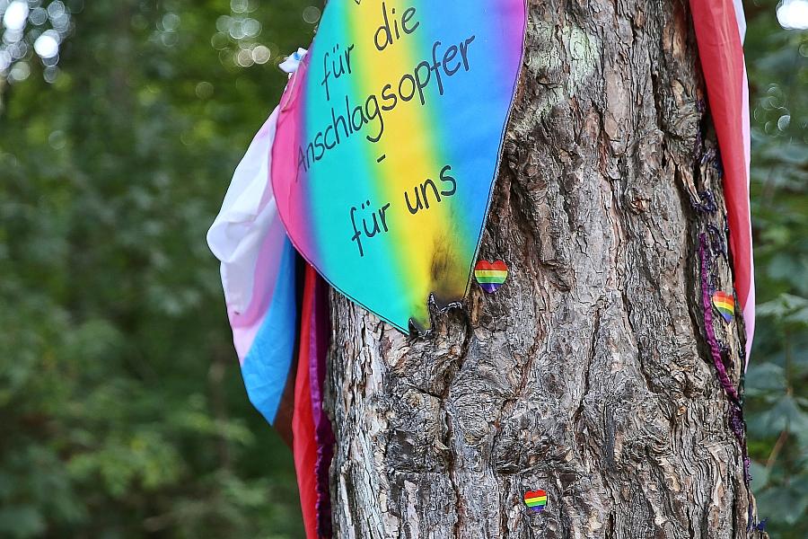 Sachbeschädigung an Gedenkort nach CSD-Anschlag in Berlin