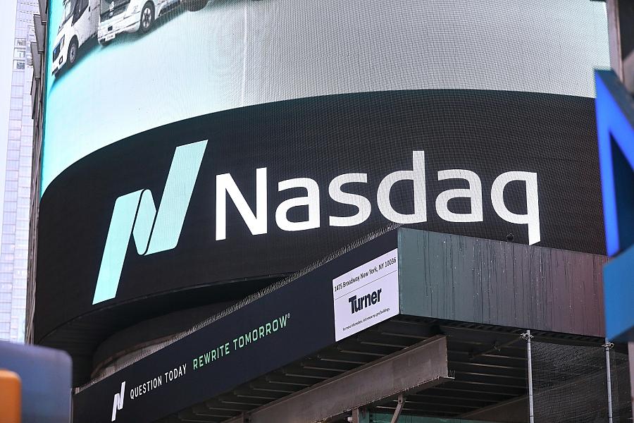 US-Börsen legen zu: Dow steigt auf 52.637 Punkte, SpaceX-Aktie fällt auf Rekordtief