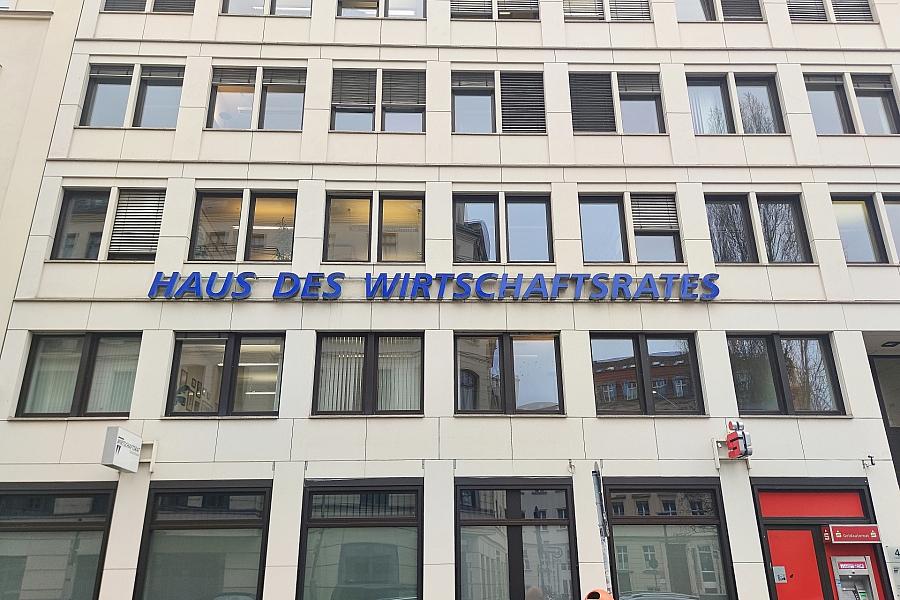 CDU-Wirtschaftsrat: Einnahmen aus Emissionshandel müssen in Unternehmen fließen – Kritik an Klingbeil