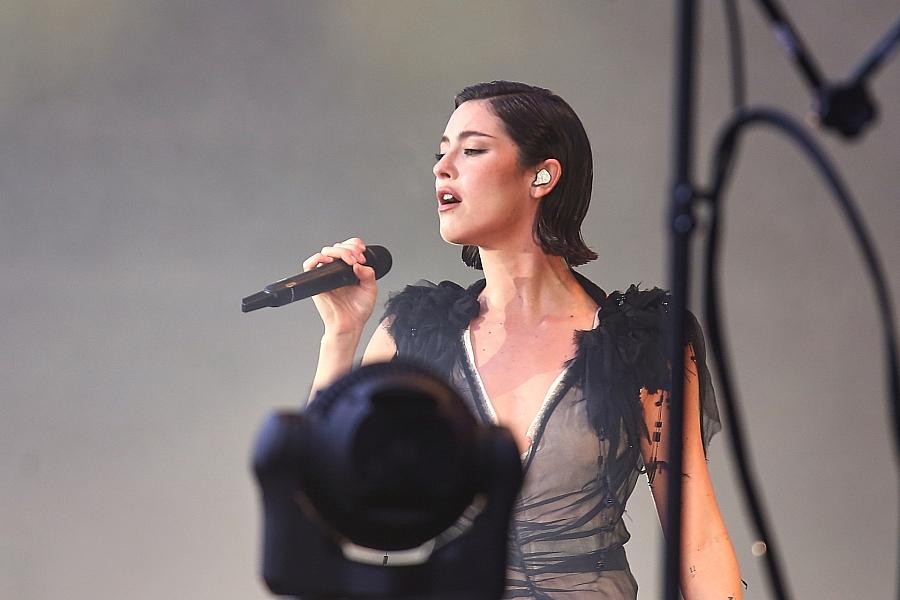 Gracie Abrams mit „Daughter From Hell“ erstmals auf Platz eins der deutschen Album-Charts