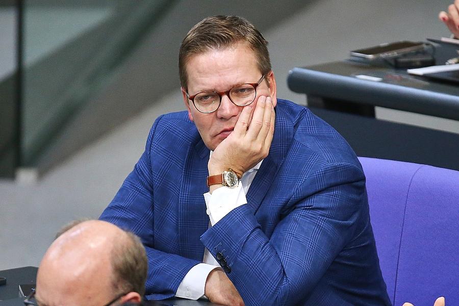 Tino Sorge kritisiert Friedrich Merz nach Entlassung als Staatssekretär