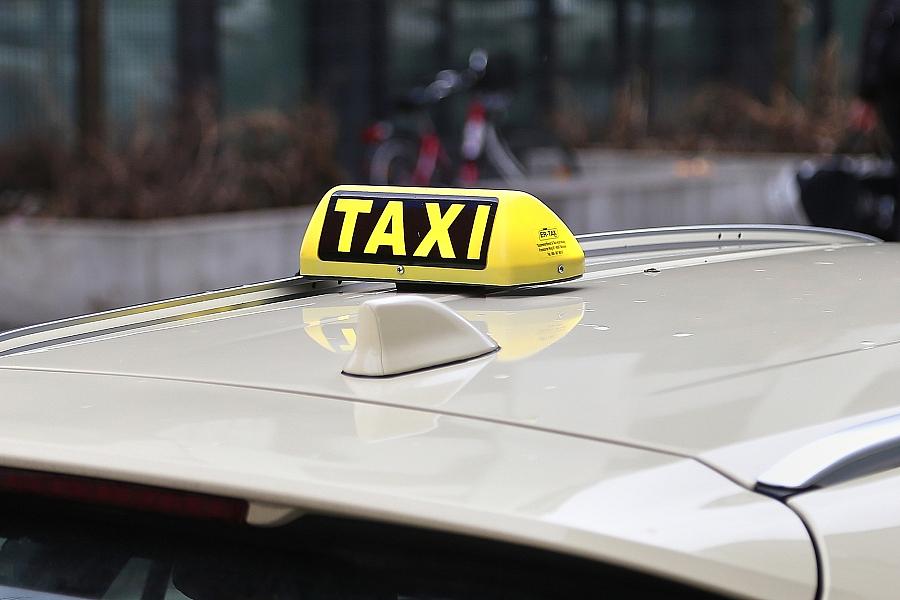 Bericht: Mercedes forciert Taxigeschäft