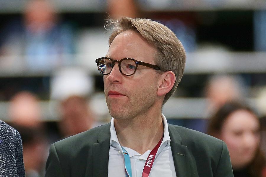 Chef des Kontrollgremiums verlangt bundesweite Drohnenabwehr und will Betreiber von KRITIS-Einrichtungen stärken