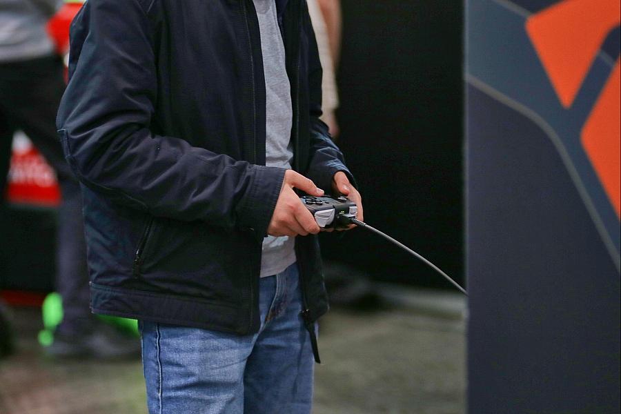 Umfrage: Deutsche Gamer investieren kräftig in ihre Spielesammlung