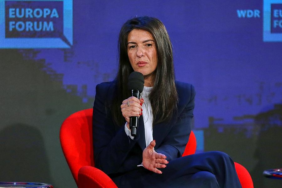 Haushaltsberatungen: Staatsministerin Güler will bei humanitärer Hilfe „eine Schippe drauflegen“