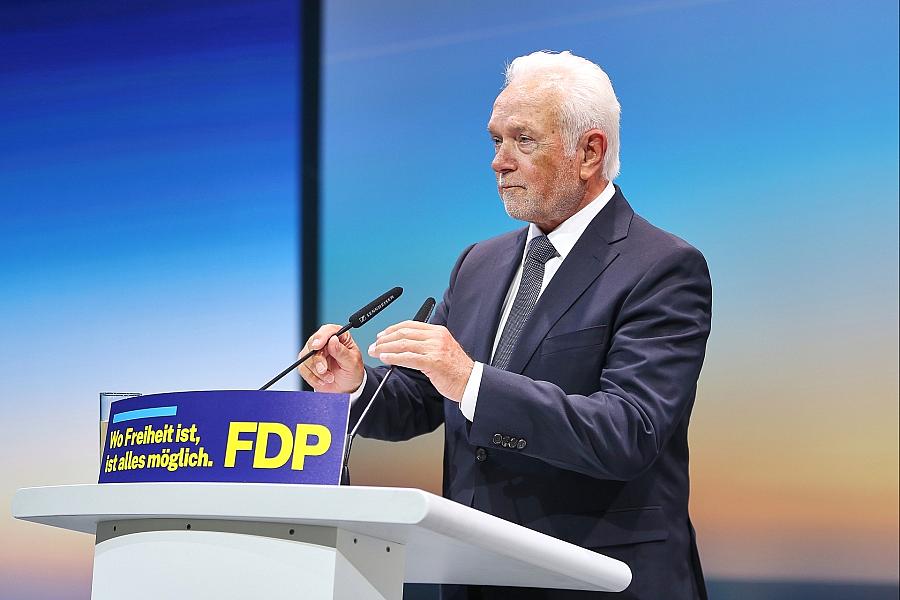 Kubicki schlägt steuerfreien Bonus für gesunde Arbeitnehmer vor