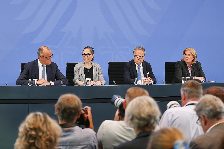 Sachsen-Anhalts Ministerpräsident Schulze warnt vor Totalrevision der Rentenreform und fordert Ost-Berücksichtigung