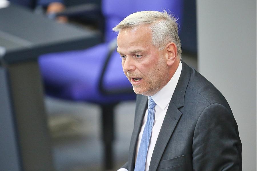 AfD-Politiker Holm pocht auf Rente nach 45 Beitragsjahren