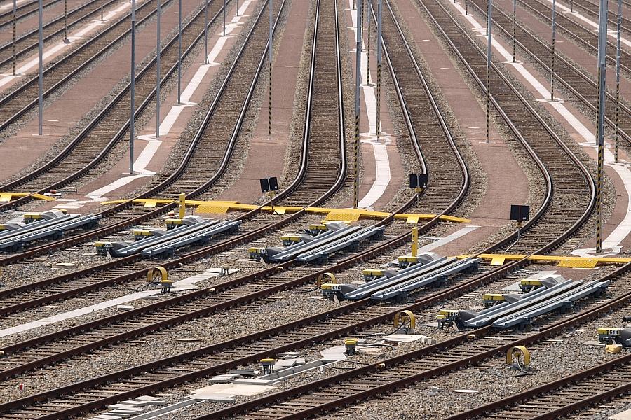 Trassenpreise: Länder erhöhen Druck auf Verkehrsminister Bilger und warnen vor Zugausfällen