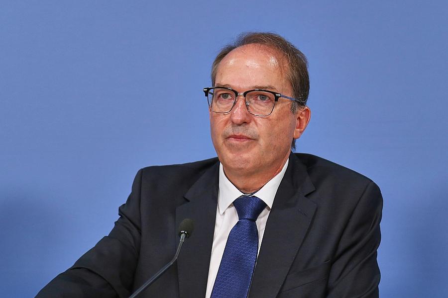 Dobrindt verspricht: Kein „Kontrollverlust“ wie 2015 – Return Hubs sollen Migranten abschrecken