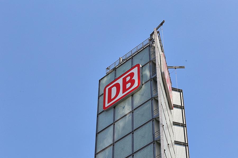 Fahrgastverband begrüßt Bonuspläne für Bahnmanager und fordert mehr Engagement des Bundes