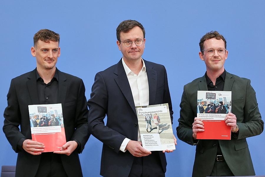 AWO-Studie: Zusammenlegung von Sozialleistungen könnte Armutsrisiko senken