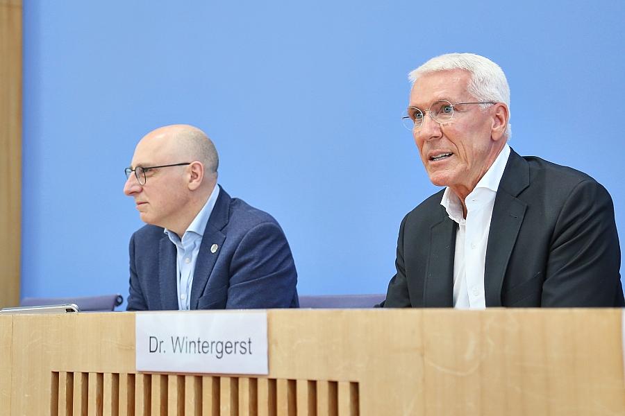 Verfassungsschutz warnt vor „Booster“ der Cyber-Bedrohungslage durch KI