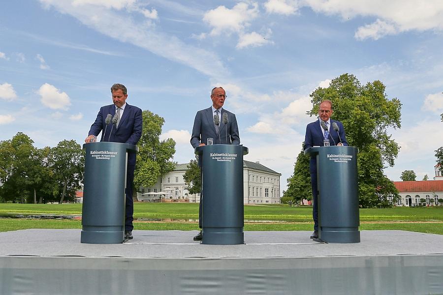 Merz wirbt für optimistisches Zukunftsbild Deutschlands und beklagt „weit verbreiteten Missmut“