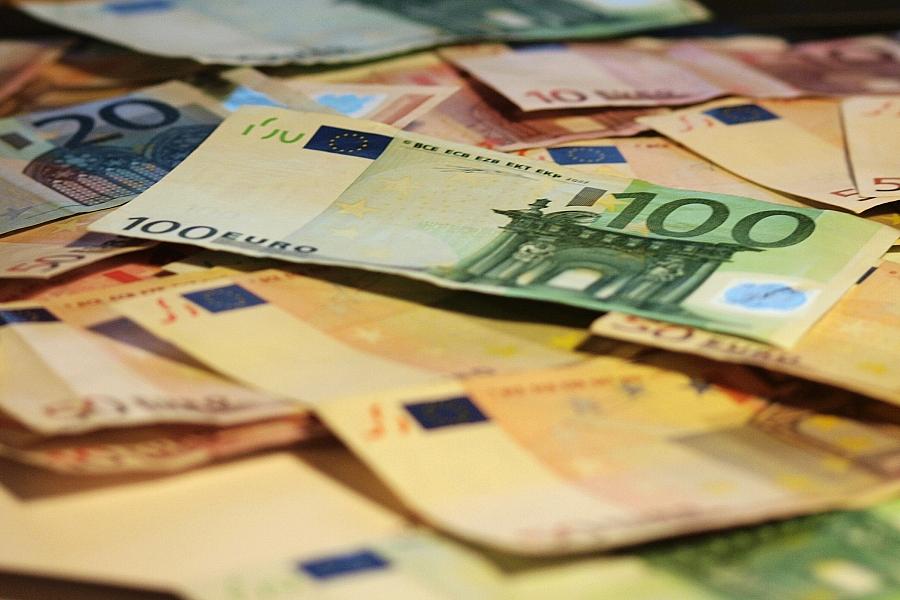 Top-Ökonomen uneins über Hüthers Plan für Euro-Weltleitwährung und gemeinsame EU-Schulden