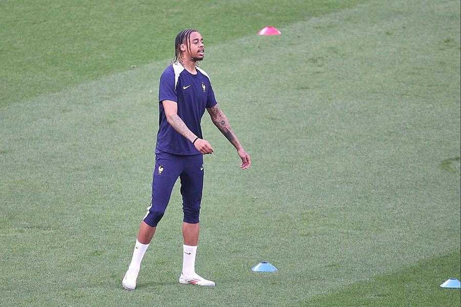 FC Liverpool verpflichtet Bradley Barcola von Paris St-Germain