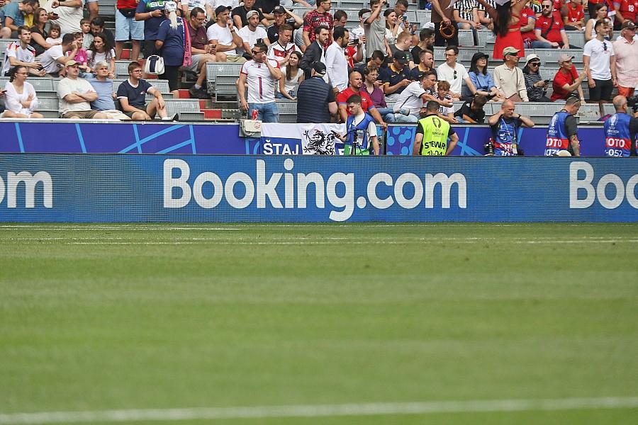 Booking-Chef Glenn Fogel: Regulierung von Ferienwohnungen nötig, um Chaos zu vermeiden