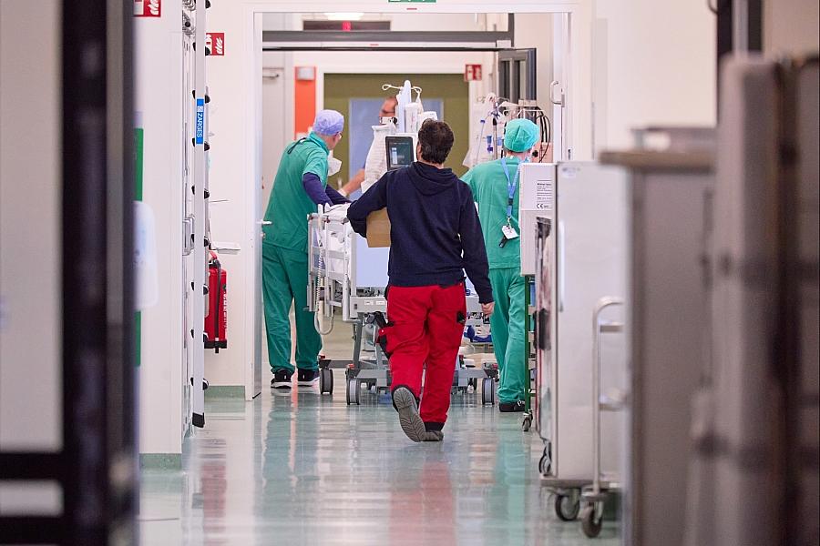 Hitzeschutz: 95 Prozent der Deutschen fordern Kühltechnik in Krankenhäusern, 92 Prozent in Pflegeheimen