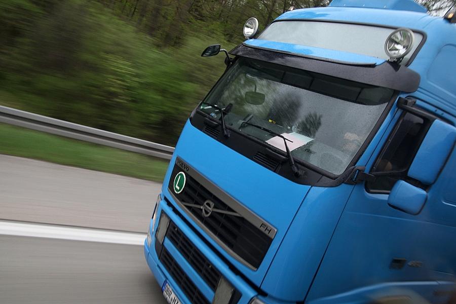 Niedrigwasser-Krise: Lkw-Verband zweifelt an Nutzen der Aufhebung des Sonntagsfahrverbots