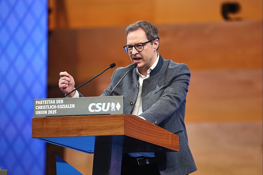 Migration und Stadtbild: CSU-Generalsekretär Huber nennt Debatte wichtiges Thema – auch Reul fordert offenen Diskurs
