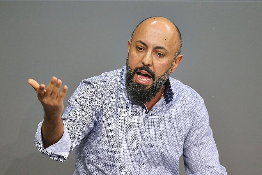 Ferat Kocak zieht sich aus Innenausschuss zurück: Linke nach Remmo-Kontakten unter Druck
