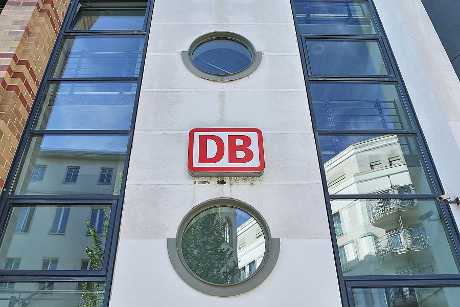 Bahn-Beschäftigte kritisieren neuen Markenauftritt