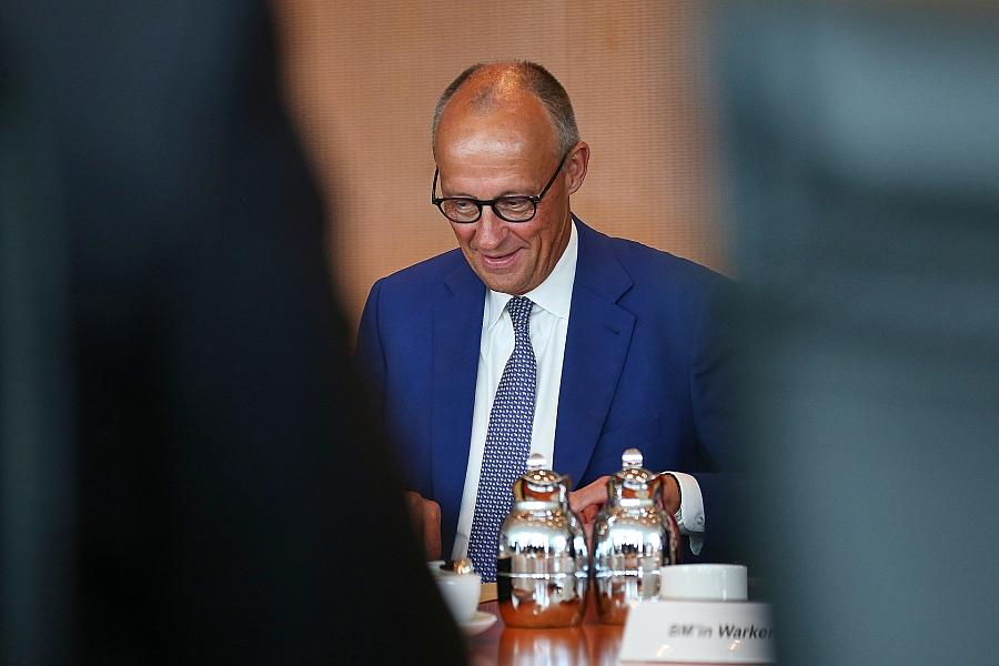 Merz drängte bei Kabinettsklausur auf schnelle Russland-Zuschreibung für Anschlagsversuch auf Leipzig/Halle