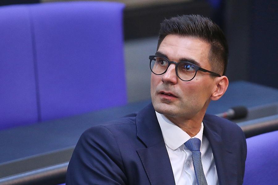 Unionsfraktionsvize Müller: Rente nach 45 Beitragsjahren wird abgeschafft