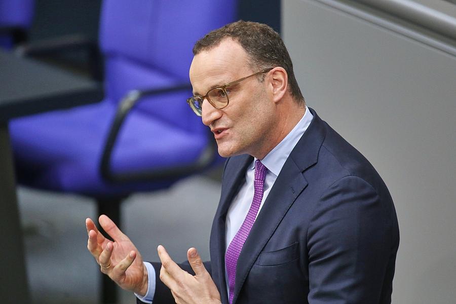 Grüne werfen Spahn mangelndes Anstandsgefühl vor