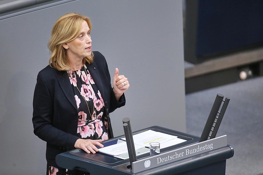 Stolperstein-Verbot in Heidenau: Bildungsministerin Karin Prien nennt Stadtratsbeschluss einen Skandal