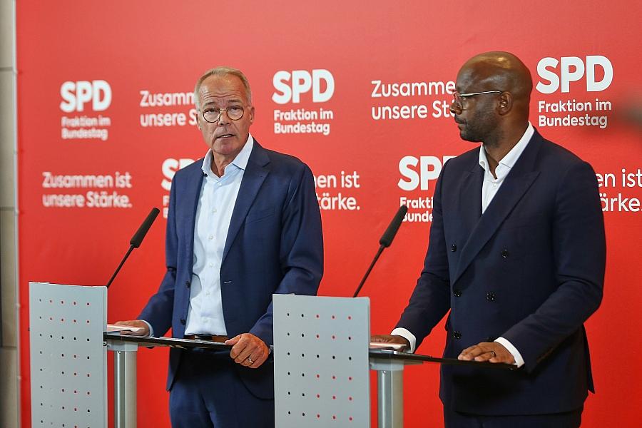 SPD-Fraktionschef warnt Koalition vor „Weiter so“ und fordert Reformen mit „Mehrwert“