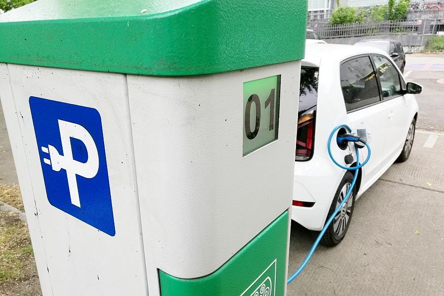 E-Auto-Anteil in EU 2025 auf Rekordhoch: Deutschland bei 19,1 Prozent