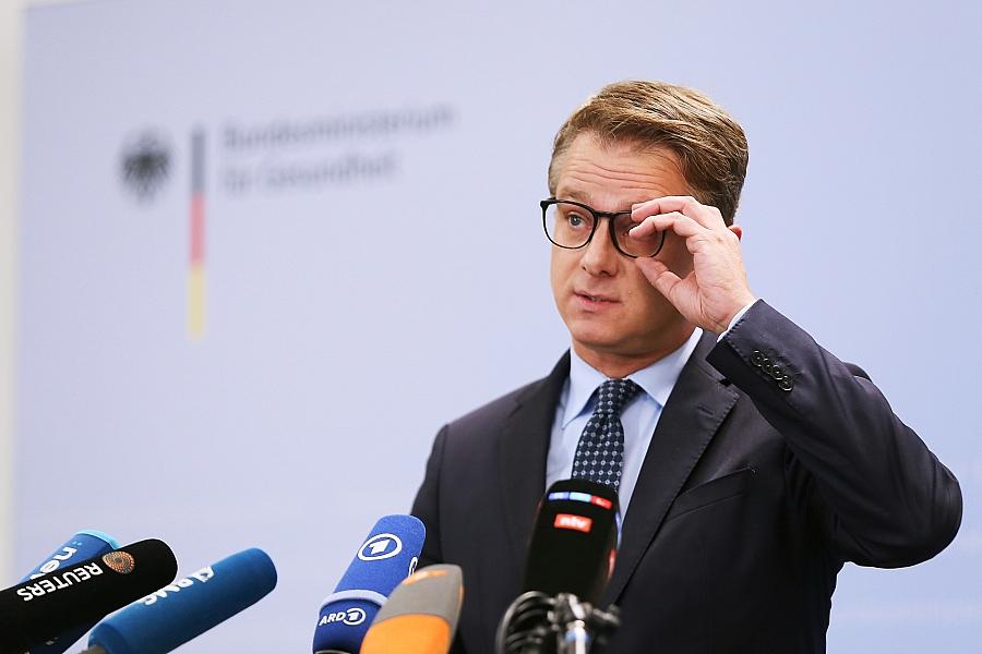 Pflegereform: Bundeskabinett beschließt Gesetzentwurf und verschiebt Streitthemen in Strukturkommission