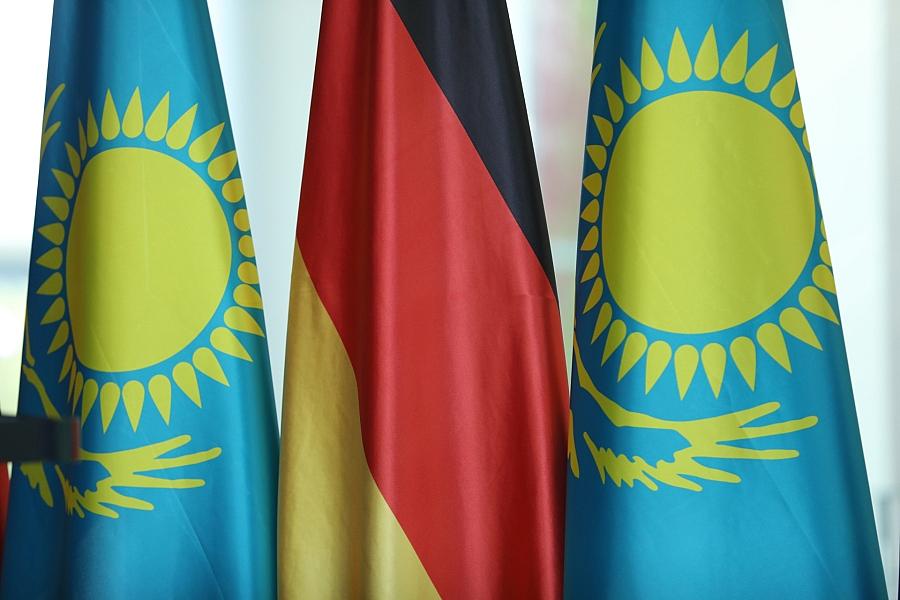 Kasachstan bietet Deutschland enge Rohstoff- und Industriekooperation an: Tokajew wirbt für gemeinsame Lieferketten