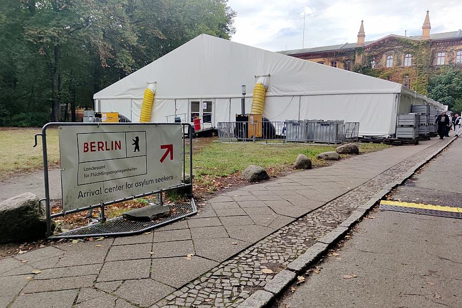 Flüchtlingszahlen in Deutschland sinken: Ukraine-Schutzsuchende nehmen ab, Linke kritisiert Regierung