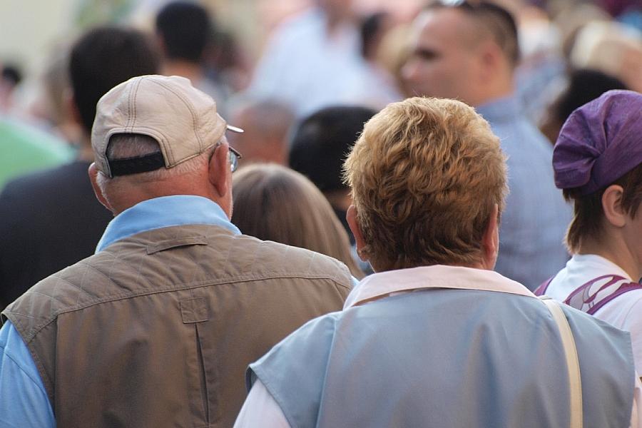 Umfrage: 70 Prozent wollen Nachbesserungen am Reformpaket – Mehrheit für Wiedereinführung des Tankrabatts