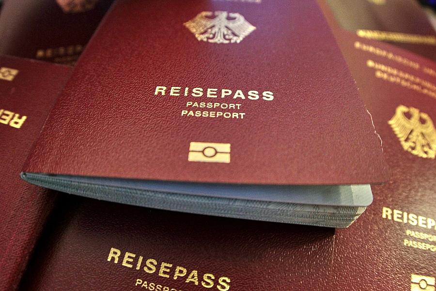Deutsche Pässe erschlichen: Chinesen täuschen Verwandtschaft mit Naziopfern vor