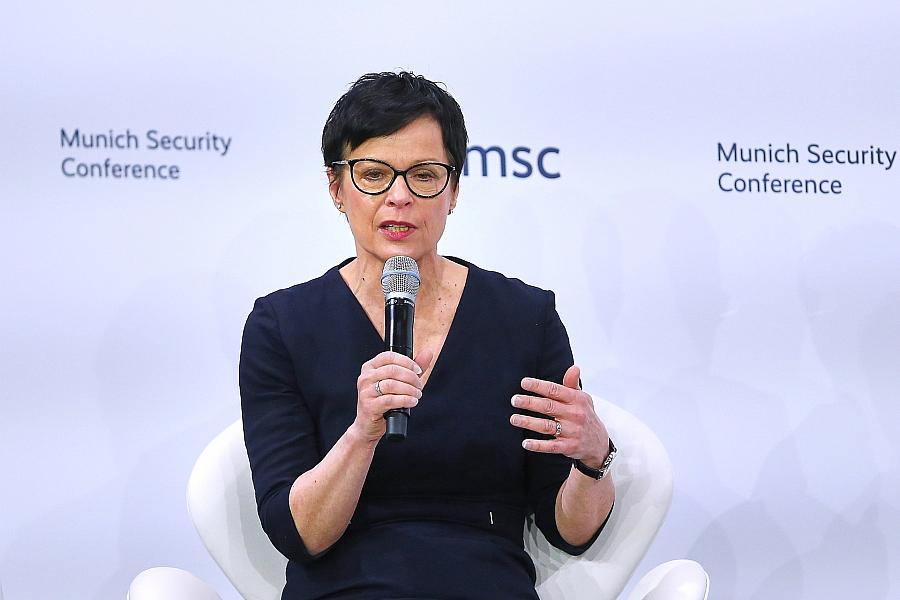 Nach Mladić-Ehrung: EU-Kommissarin Kos droht Serbien mit Stopp der Beitrittsverhandlungen